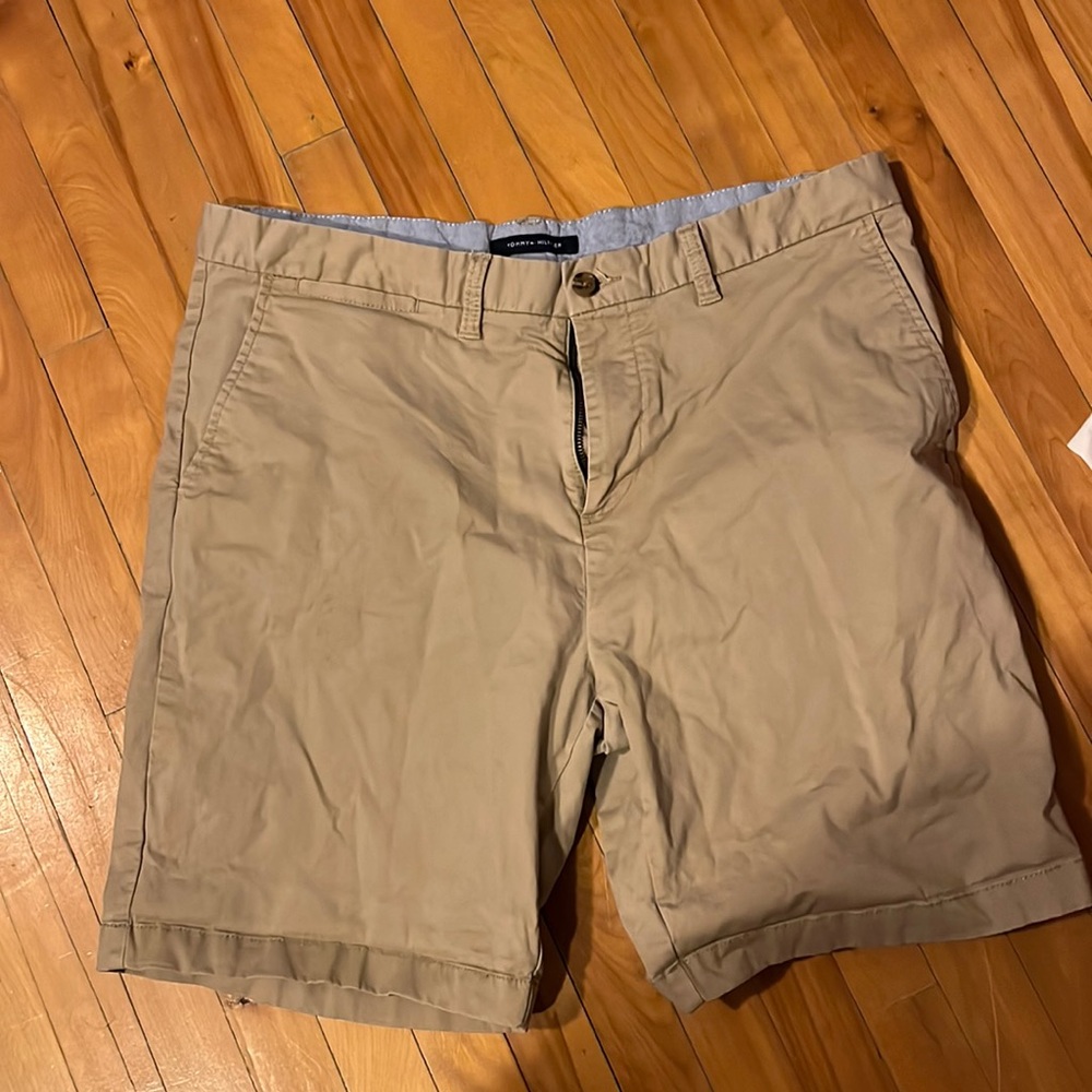 Tommy Hilfiger beige shorts